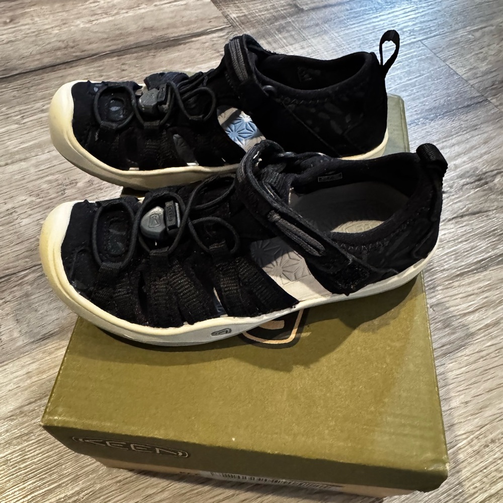 Keen Black and Cream Kids Sandals
